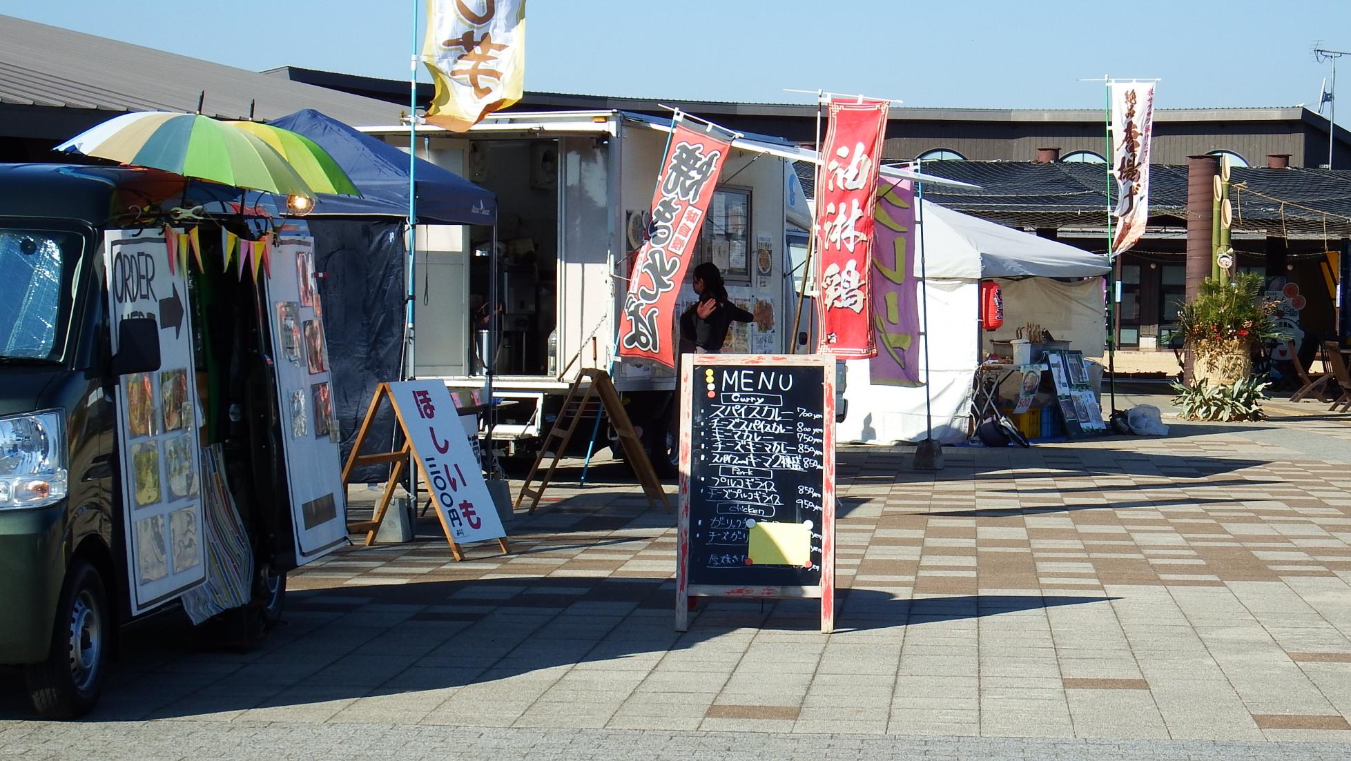 キッチンカーと露店 キッチンカーと露店