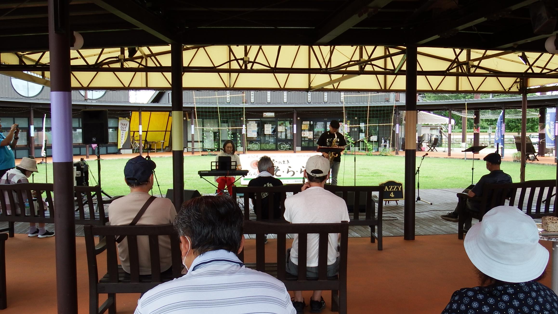 ジャジーフォー写真1 ジャジーフォー写真1