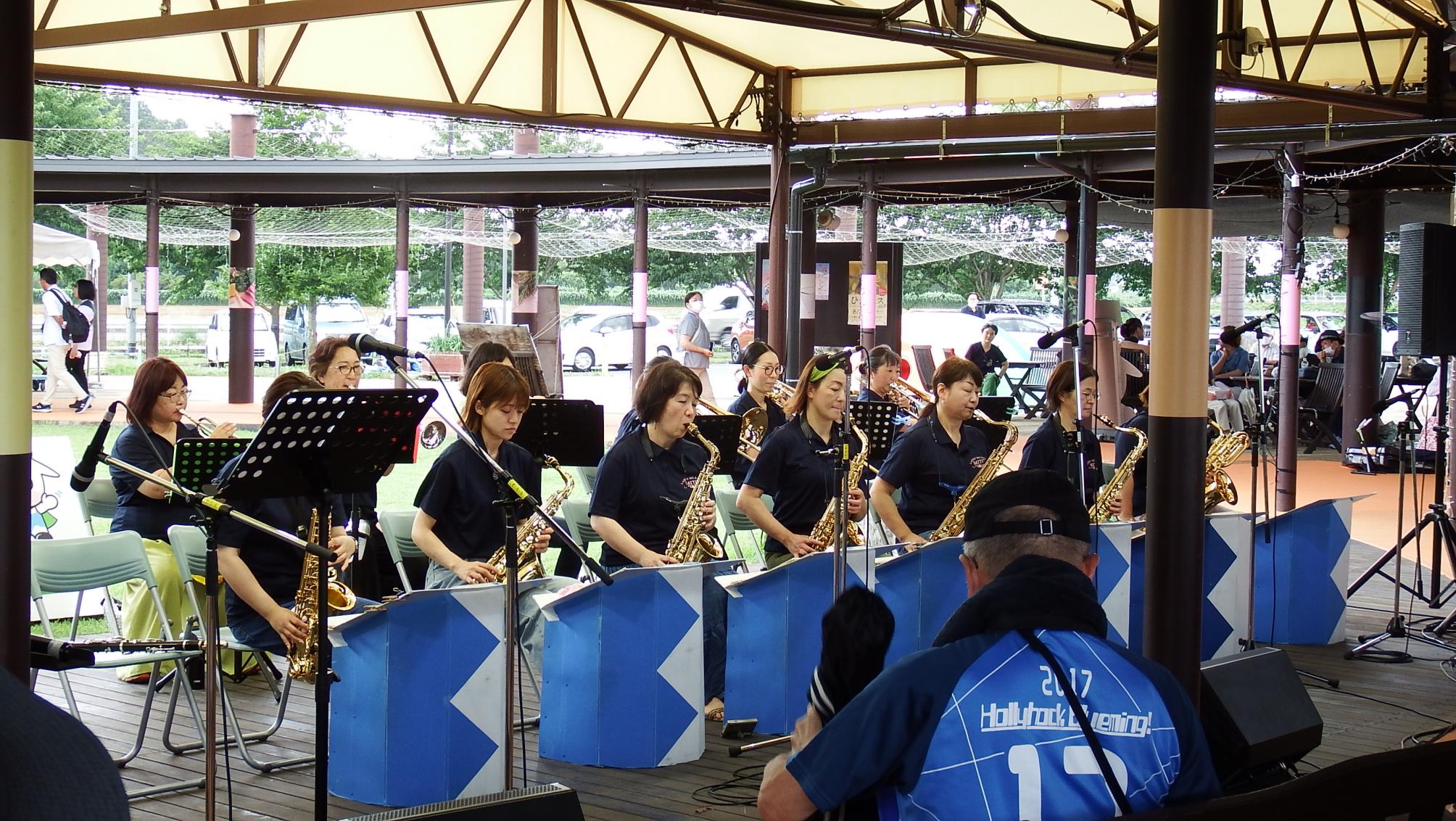 水戸レディースビッグバンド写真 水戸レディースビッグバンド写真