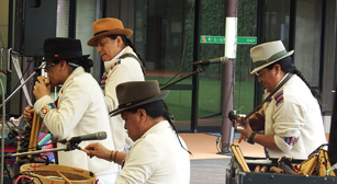 本日のステージイベントは南米エクアドルより「TAKI(タキ)」ライブです♪ 本日のステージイベントは南米エクアドルより「TAKI(タキ)」ライブです♪