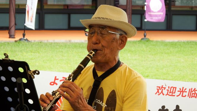 本日のステージイベントはチャーリー栗原の長時間ライブです♪ 本日のステージイベントはチャーリー栗原の長時間ライブです♪