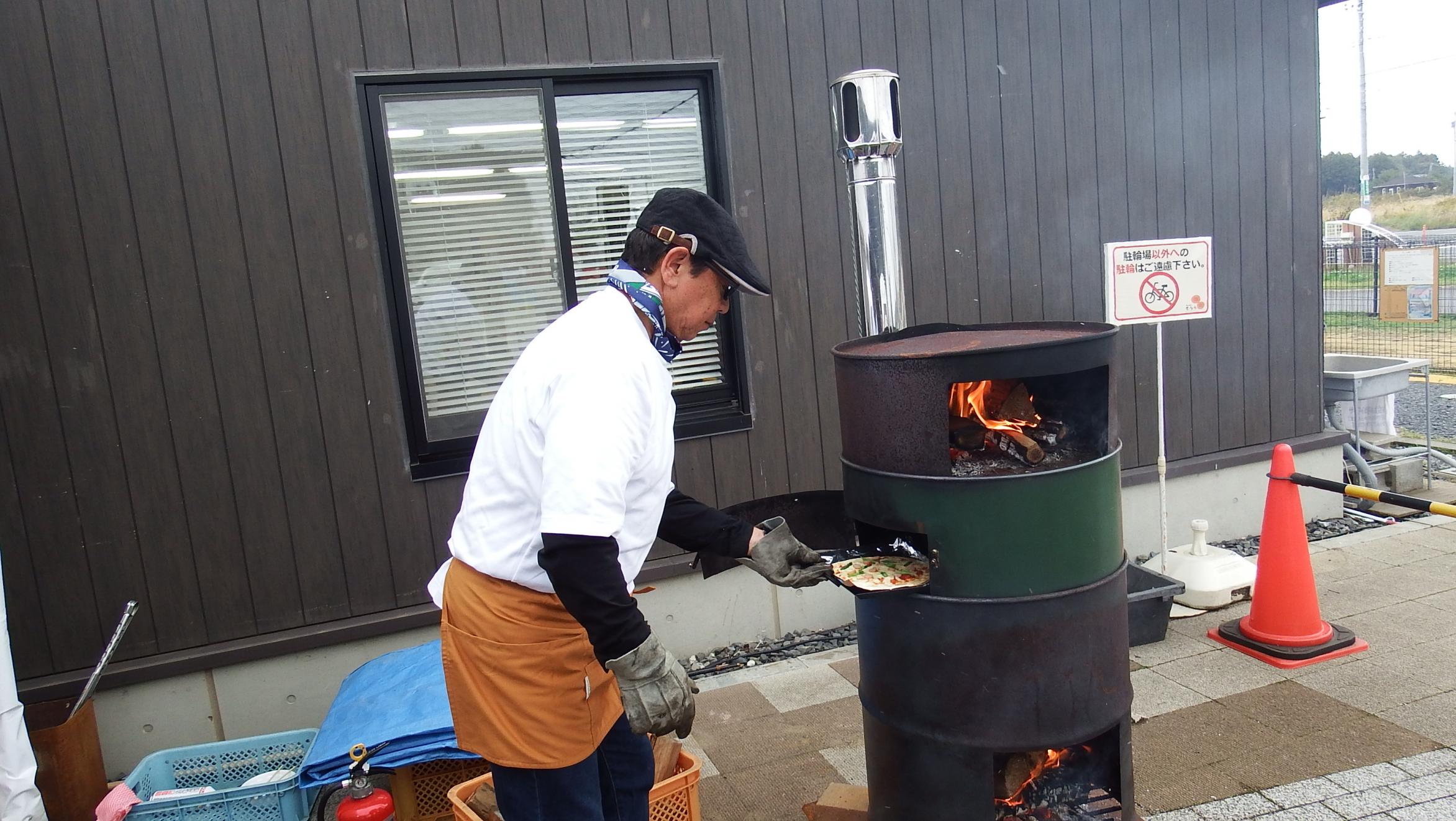 ドラム缶ピザ写真1 ドラム缶ピザ写真1