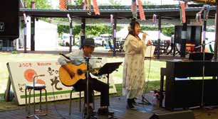 yurie♪&マーシーによるライブステージです yurie♪&マーシーによるライブステージです