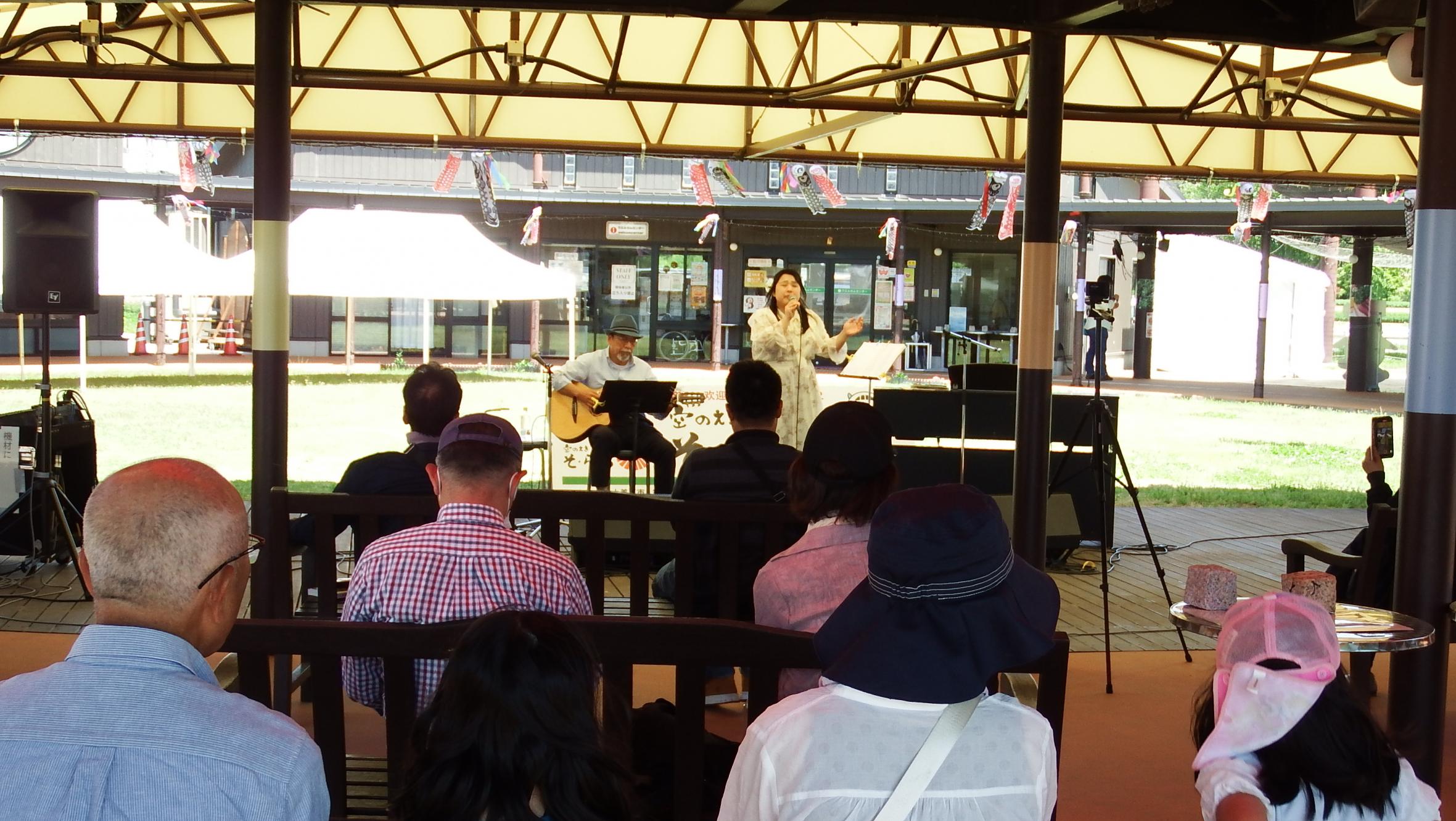 ユリエアンドマーシー写真3 ユリエアンドマーシー写真3