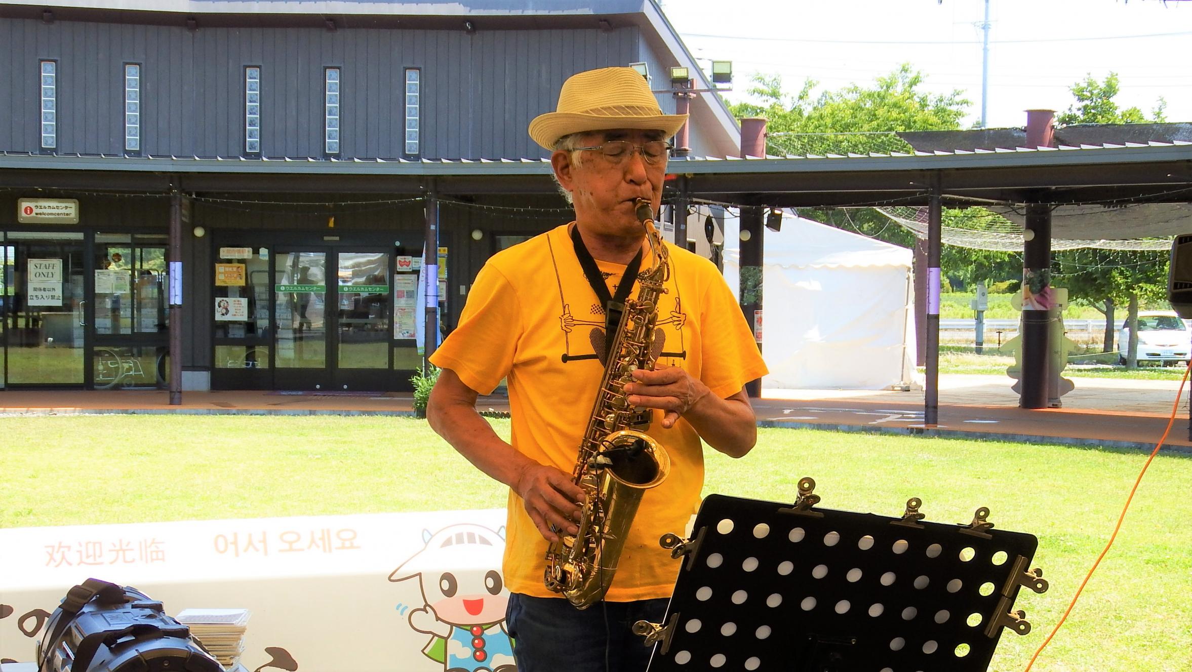 チャーリー栗原写真サックス588