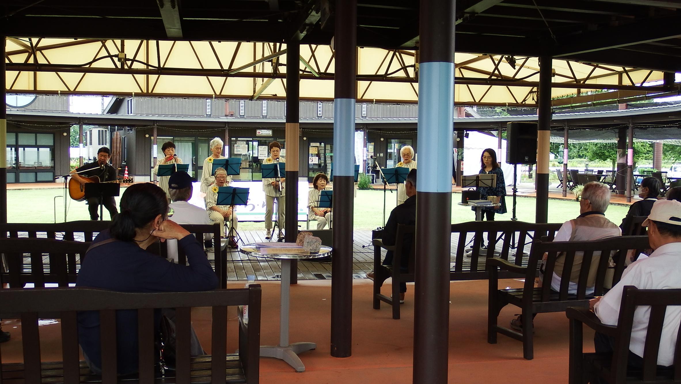 オカリナクラブひまわりと野内敏子写真3