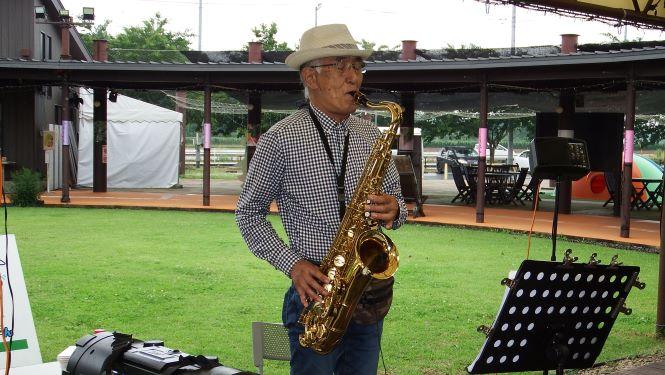 チャーリー栗原マラソン演奏＆そ·ら·ら七夕飾り