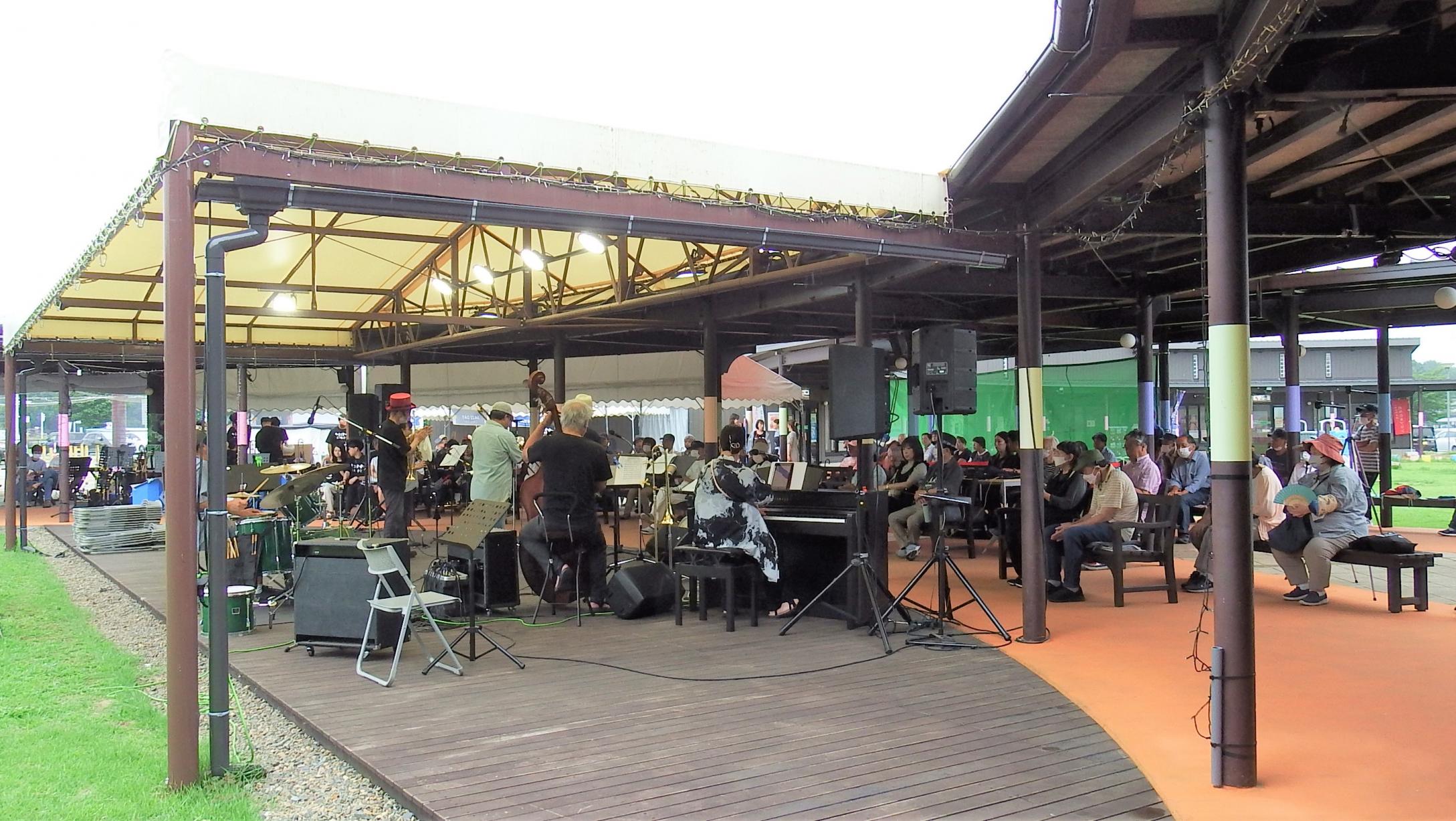 3デキシーランブラーズ後ろから 3デキシーランブラーズ後ろから