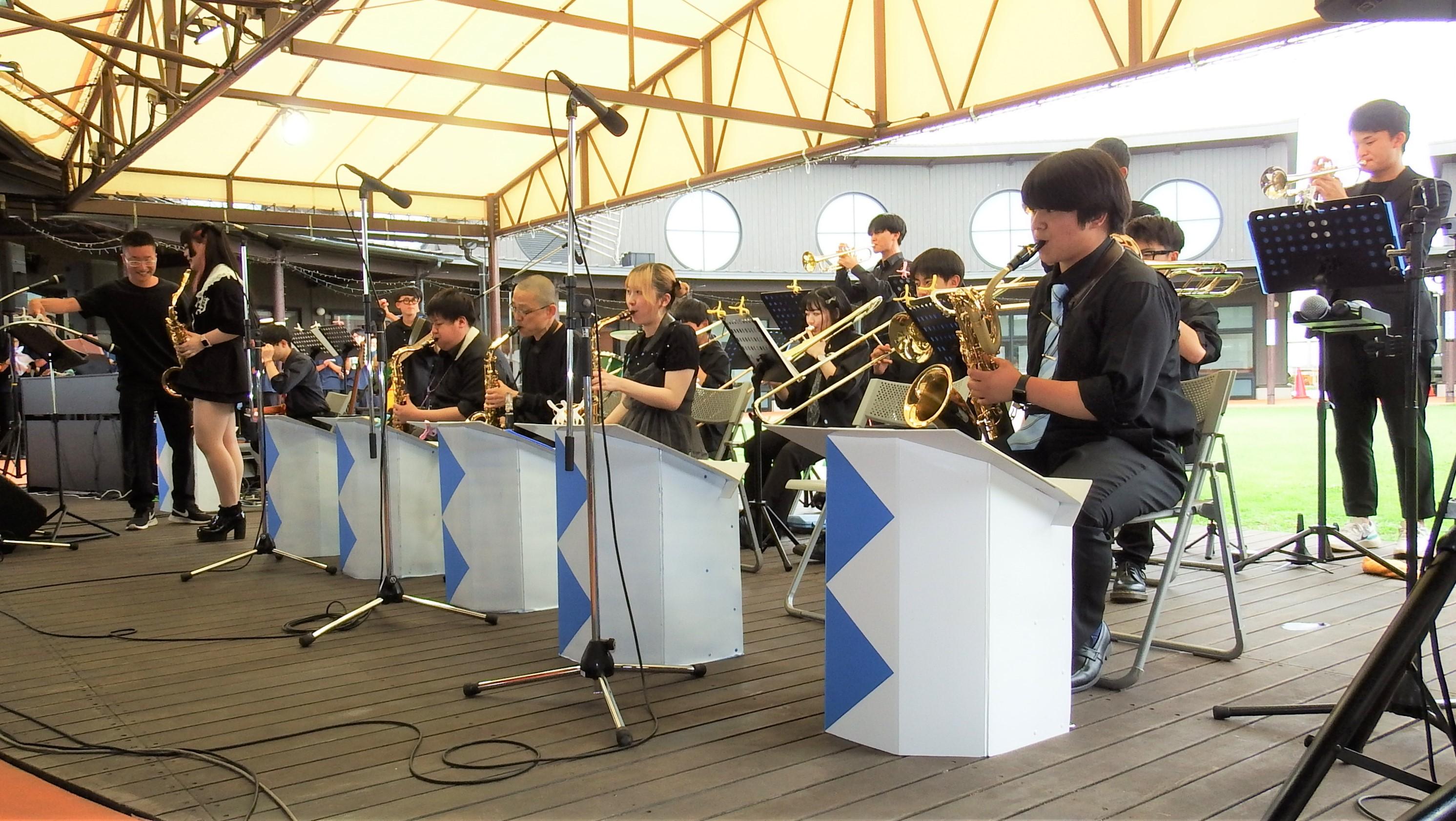 3チリングキャッツ 3チリングキャッツ