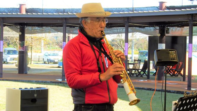 「チャーリー栗原 」各種管楽器の演奏 「チャーリー栗原 」各種管楽器の演奏