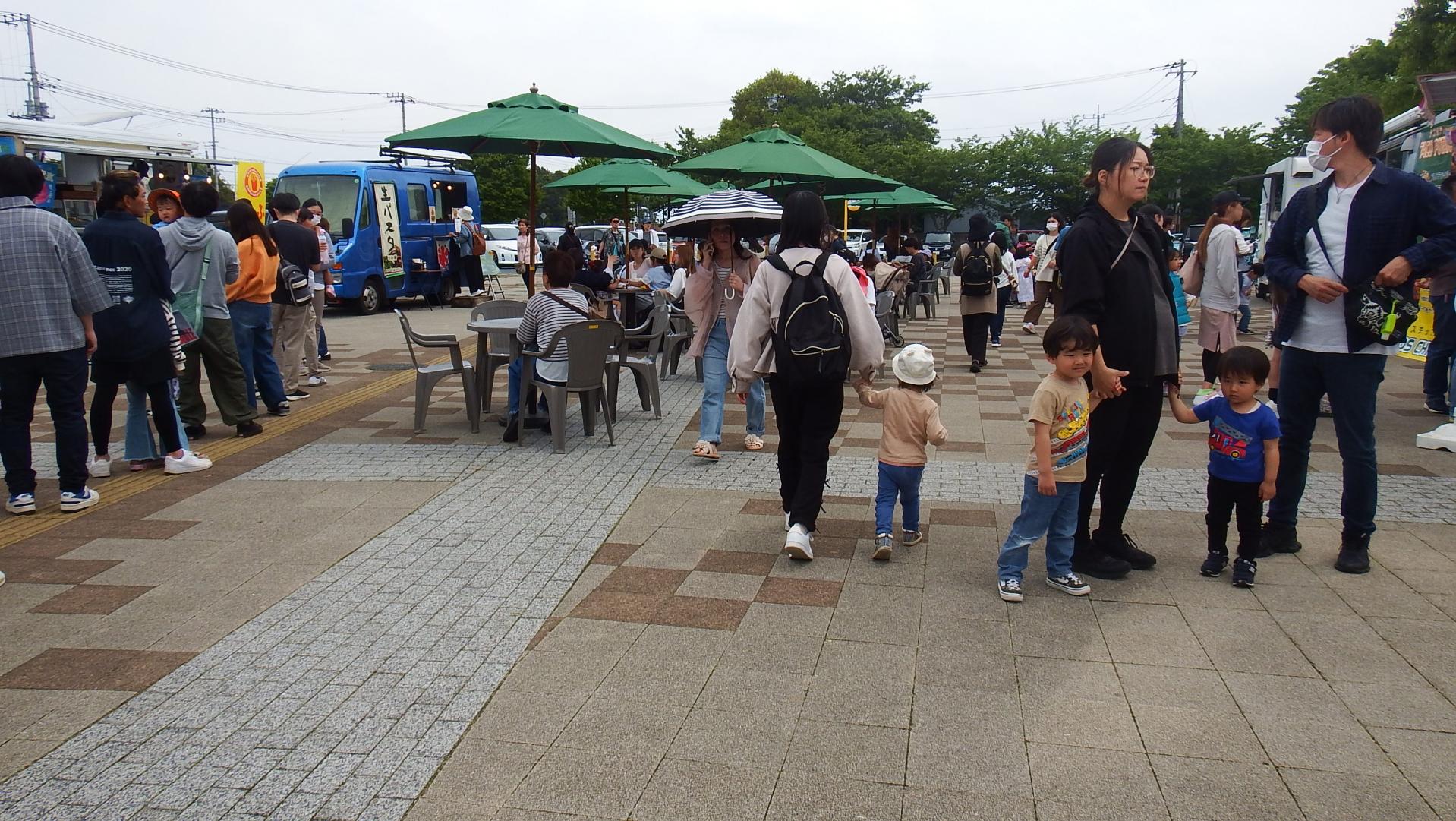 マルシェひろばキッチンカー側写真 マルシェひろばキッチンカー側写真