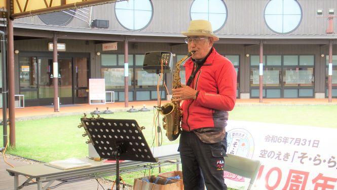 「チャーリー栗原」各種管楽器のマラソン演奏 「チャーリー栗原」各種管楽器のマラソン演奏