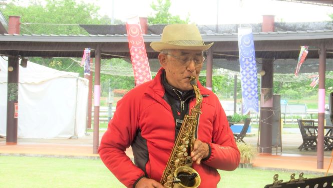 「チャーリー栗原」各種管楽器のマラソン演奏 「チャーリー栗原」各種管楽器のマラソン演奏