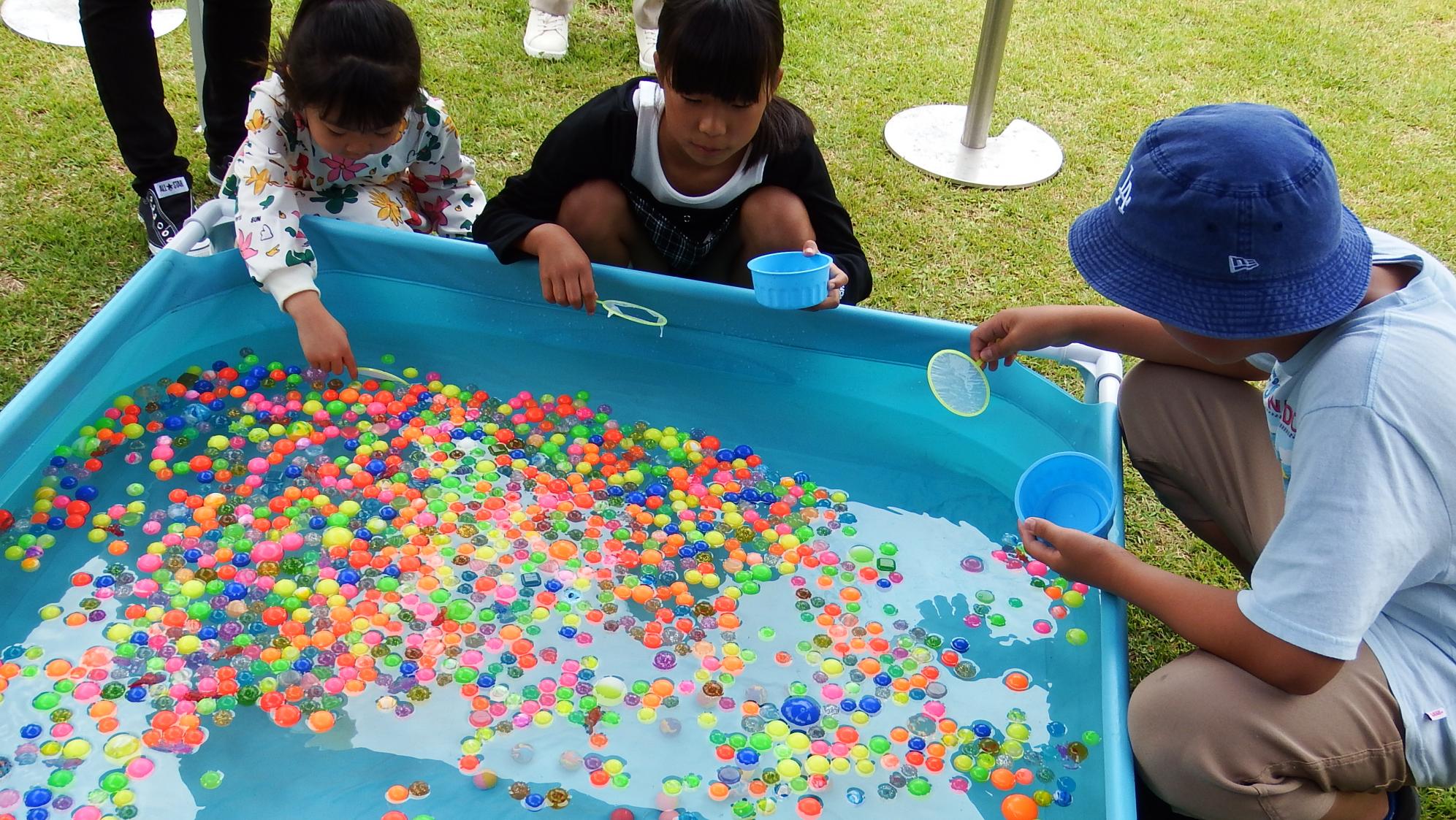 ボールすくい写真 ボールすくい写真