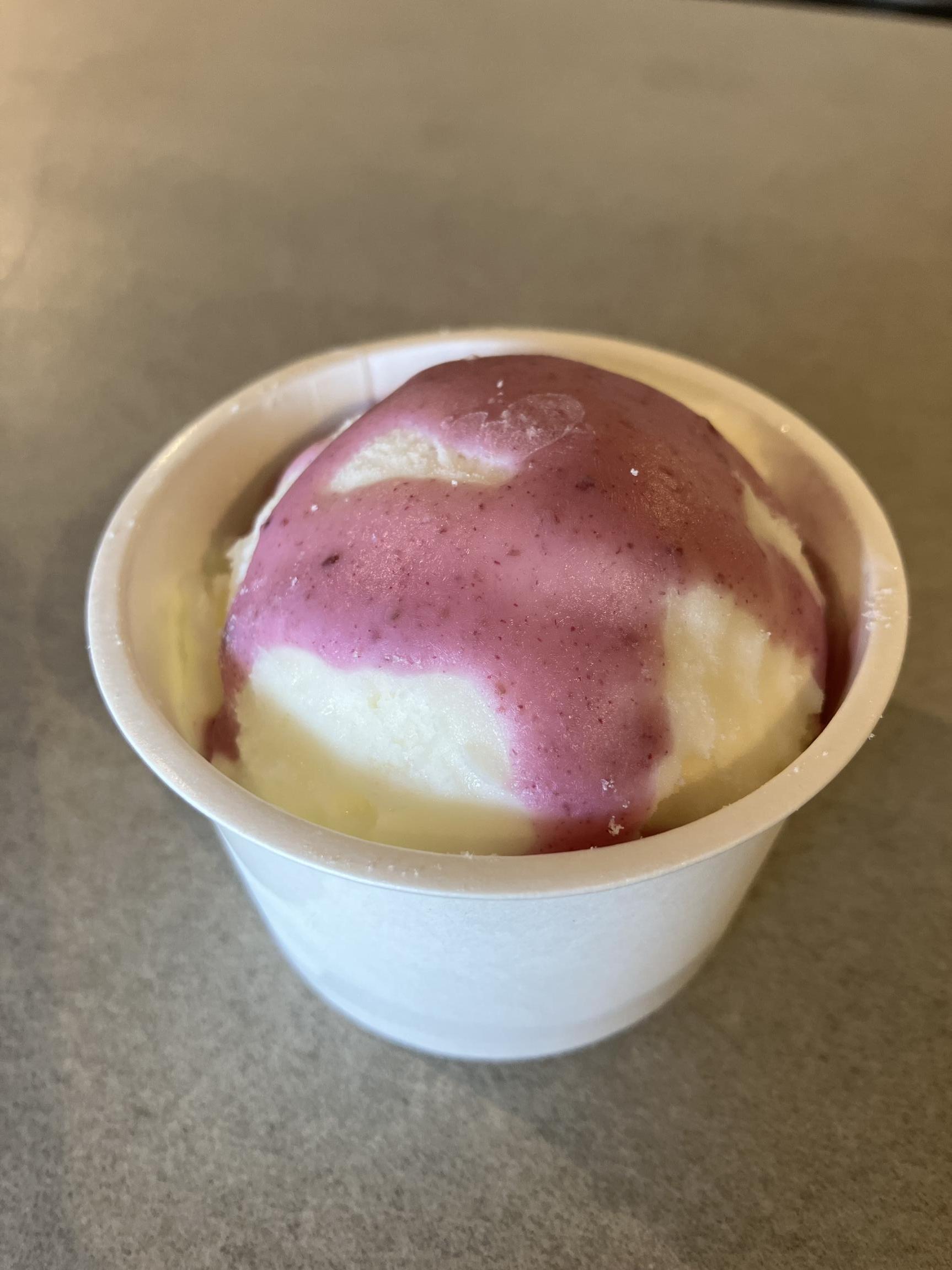 生乳アイス ブルーベリーのヨーグルトがけ 生乳アイス ブルーベリーのヨーグルトがけ