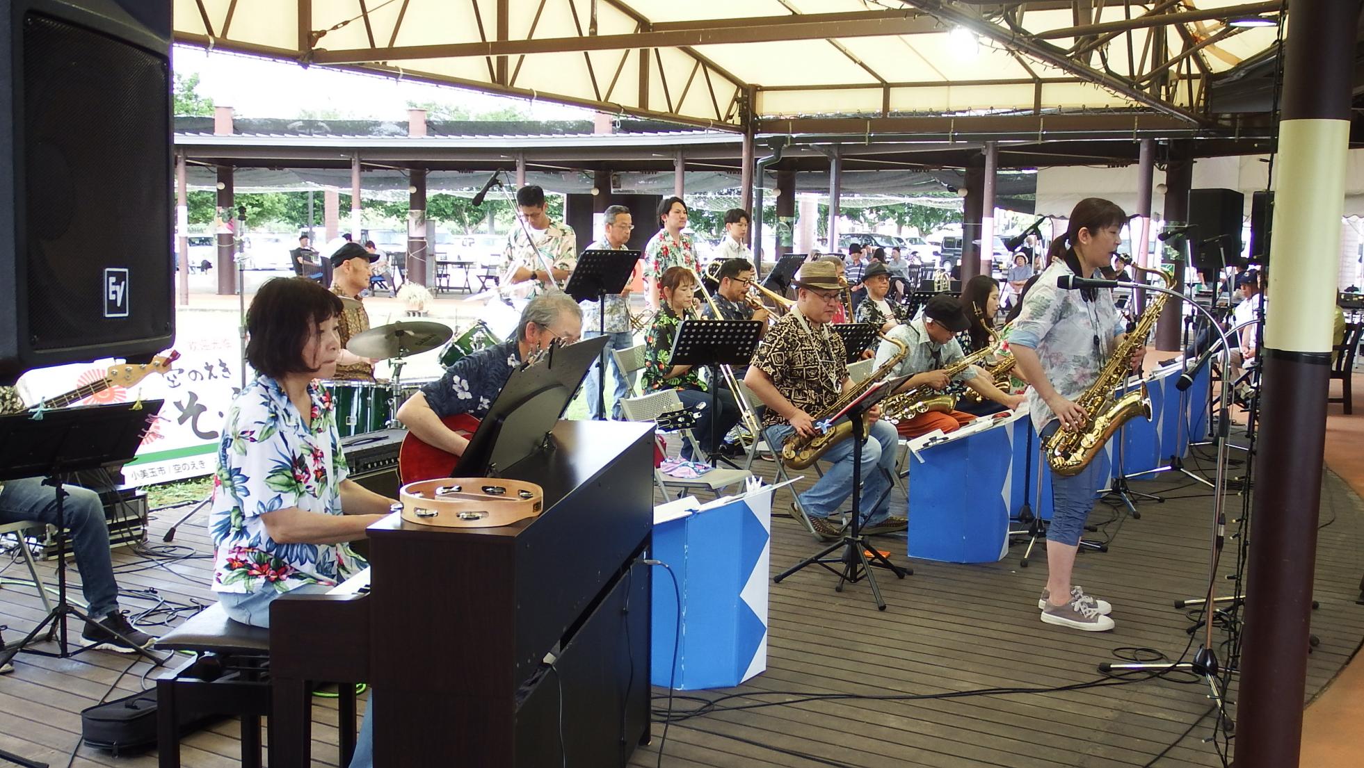 キャッスルオブドリームジャズオーケストラ写真2 キャッスルオブドリームジャズオーケストラ写真2