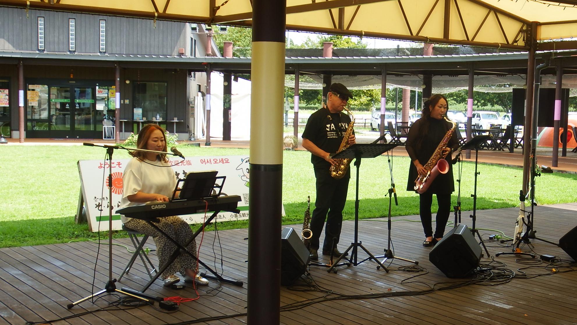 ジャジーフォー写真1 