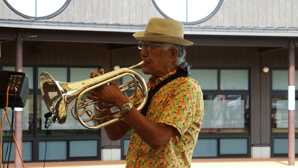 「チャーリー栗原」各種管楽器のマラソン演奏