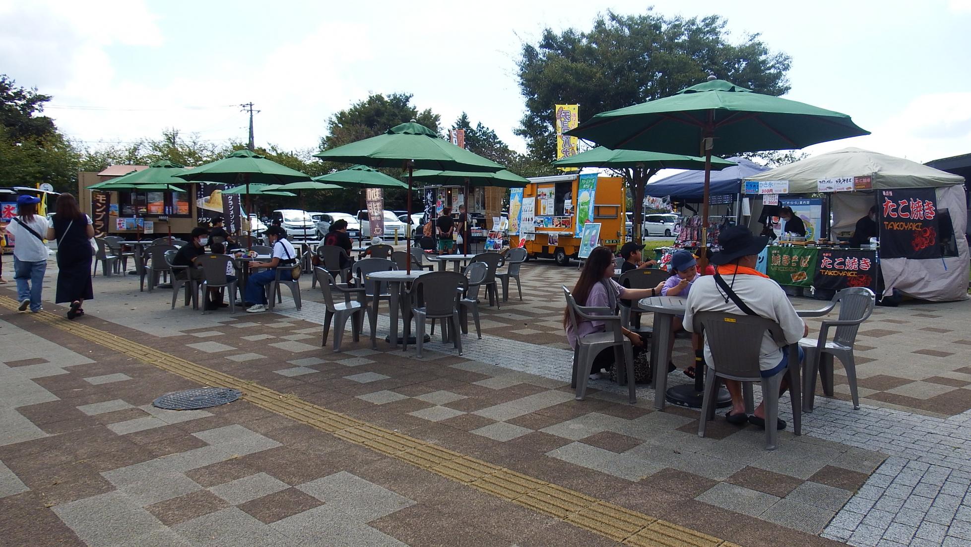 マルシェひろば写真 マルシェひろば写真