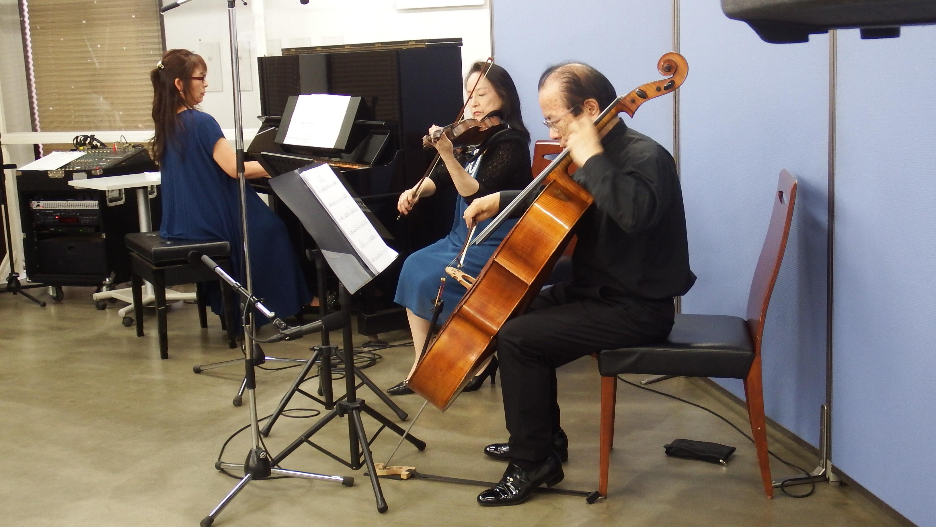 カタナス・ピアノ・トリオ写真1 カタナス・ピアノ・トリオ写真1