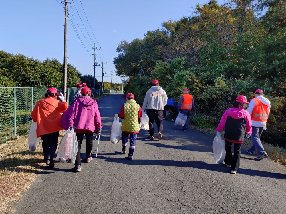 ごみ拾い様子1 ごみ拾い様子1