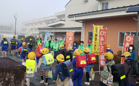 羽鳥小学校あいさつ運動の様子