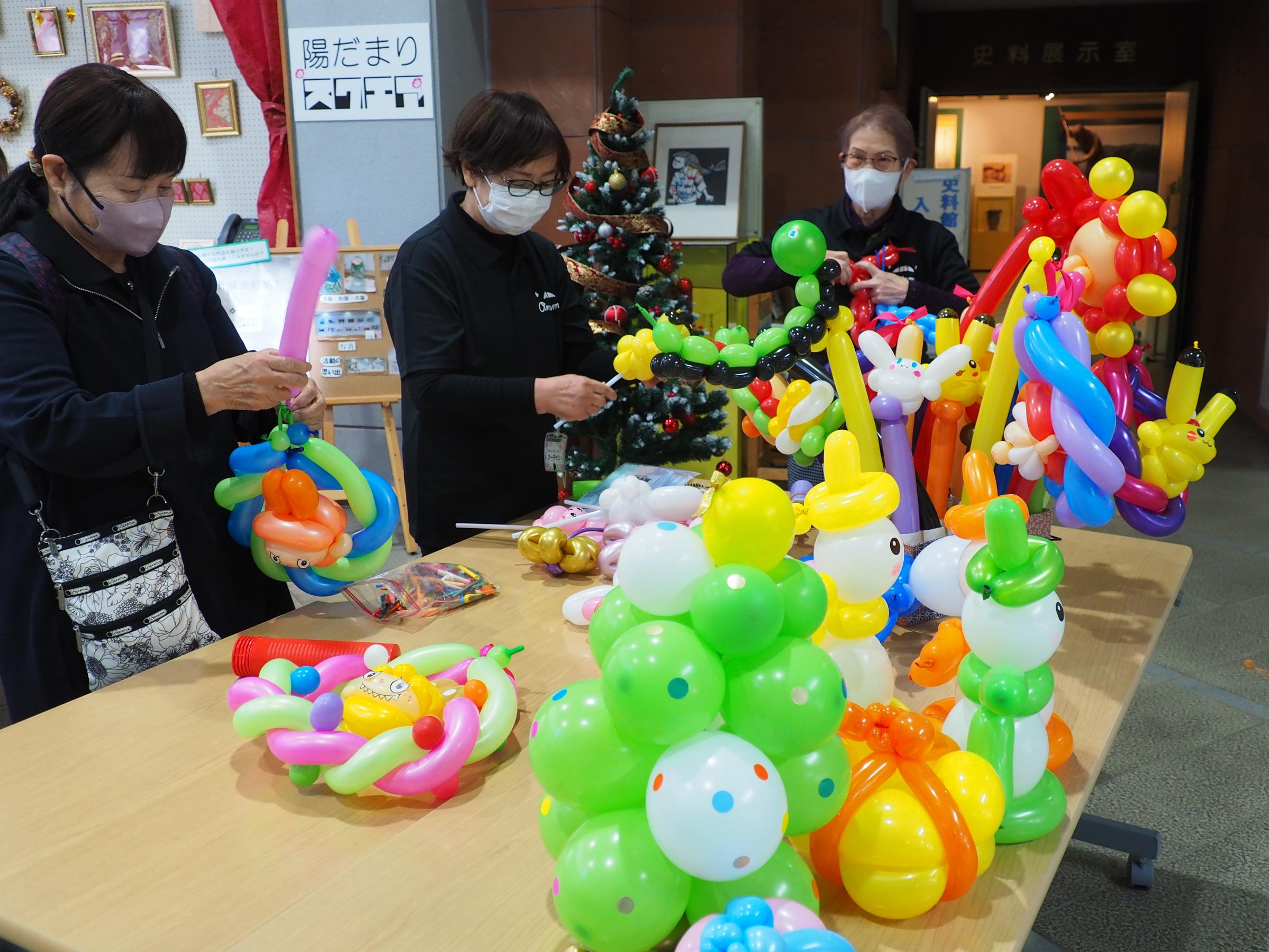 バルーンアートの様子