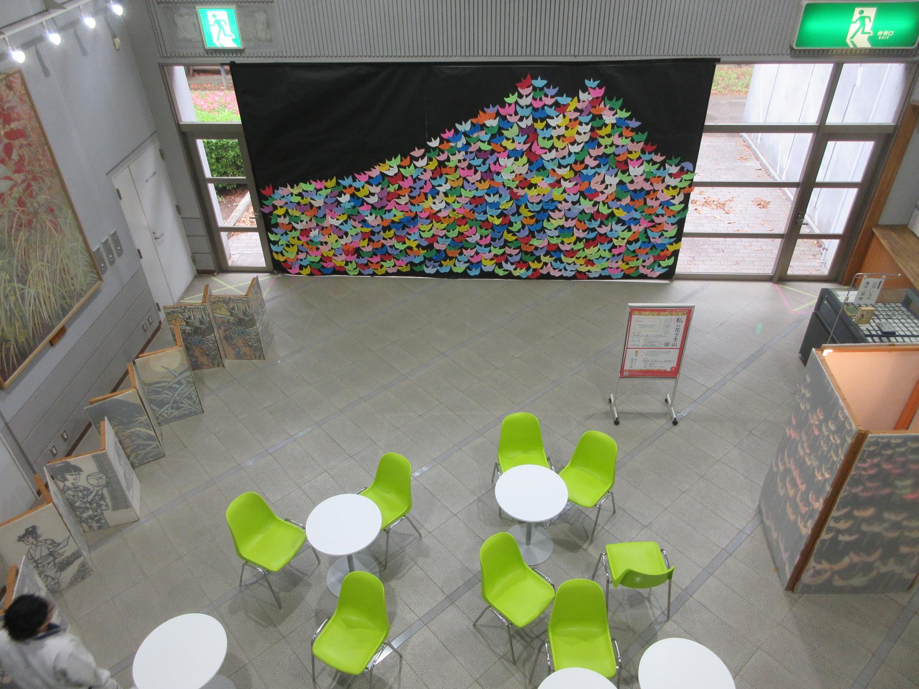 展示ホールを上から見下ろした様子