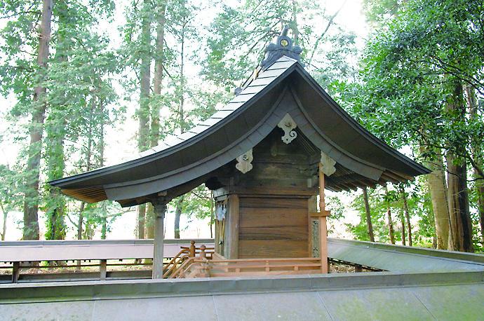 2駒形神社本殿