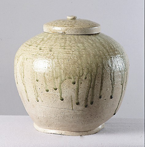 44灰釉陶器短頸壷・蓋