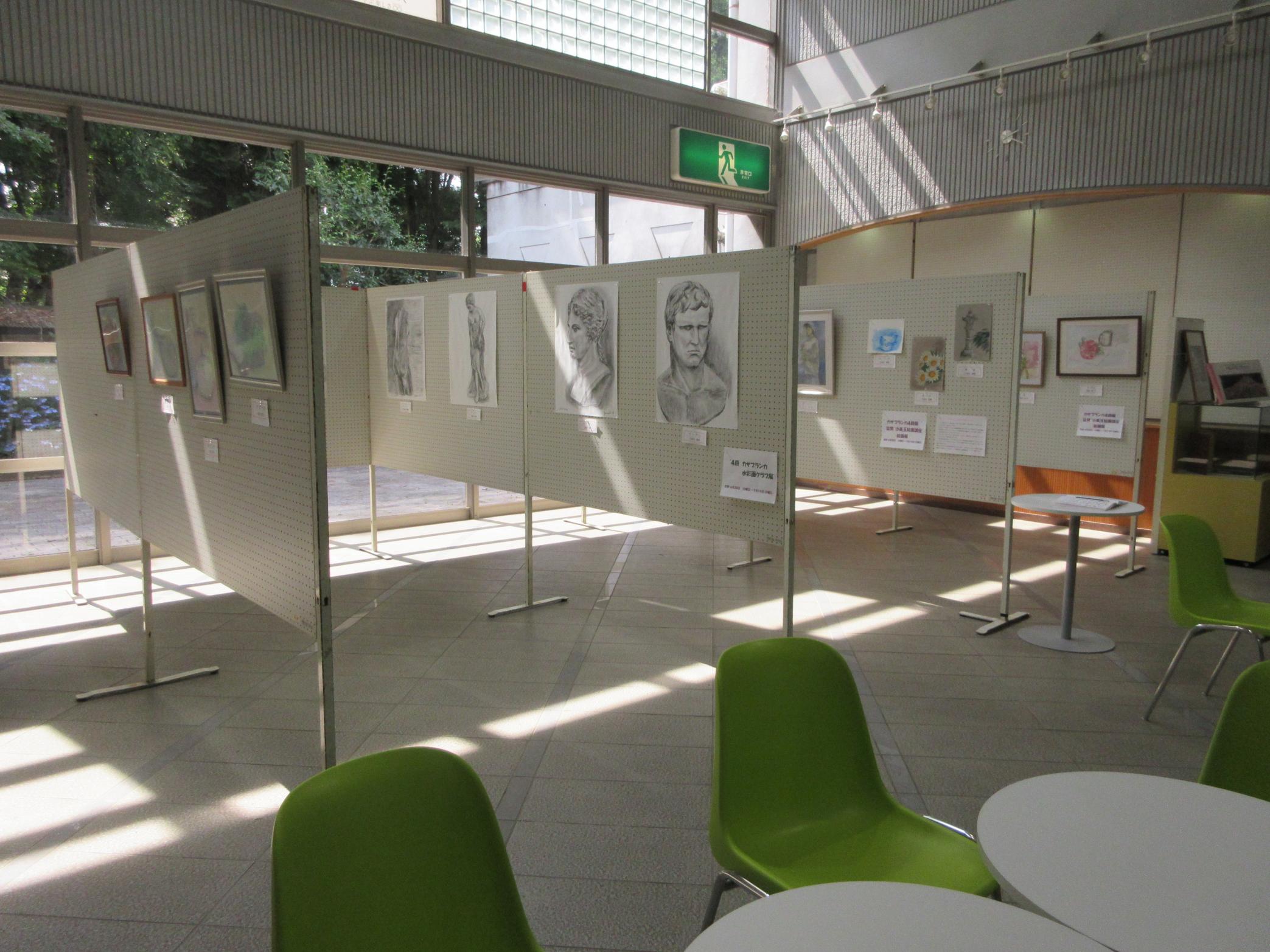 カサブランカ水彩画展の全体の様子 カサブランカ水彩画展の全体の様子