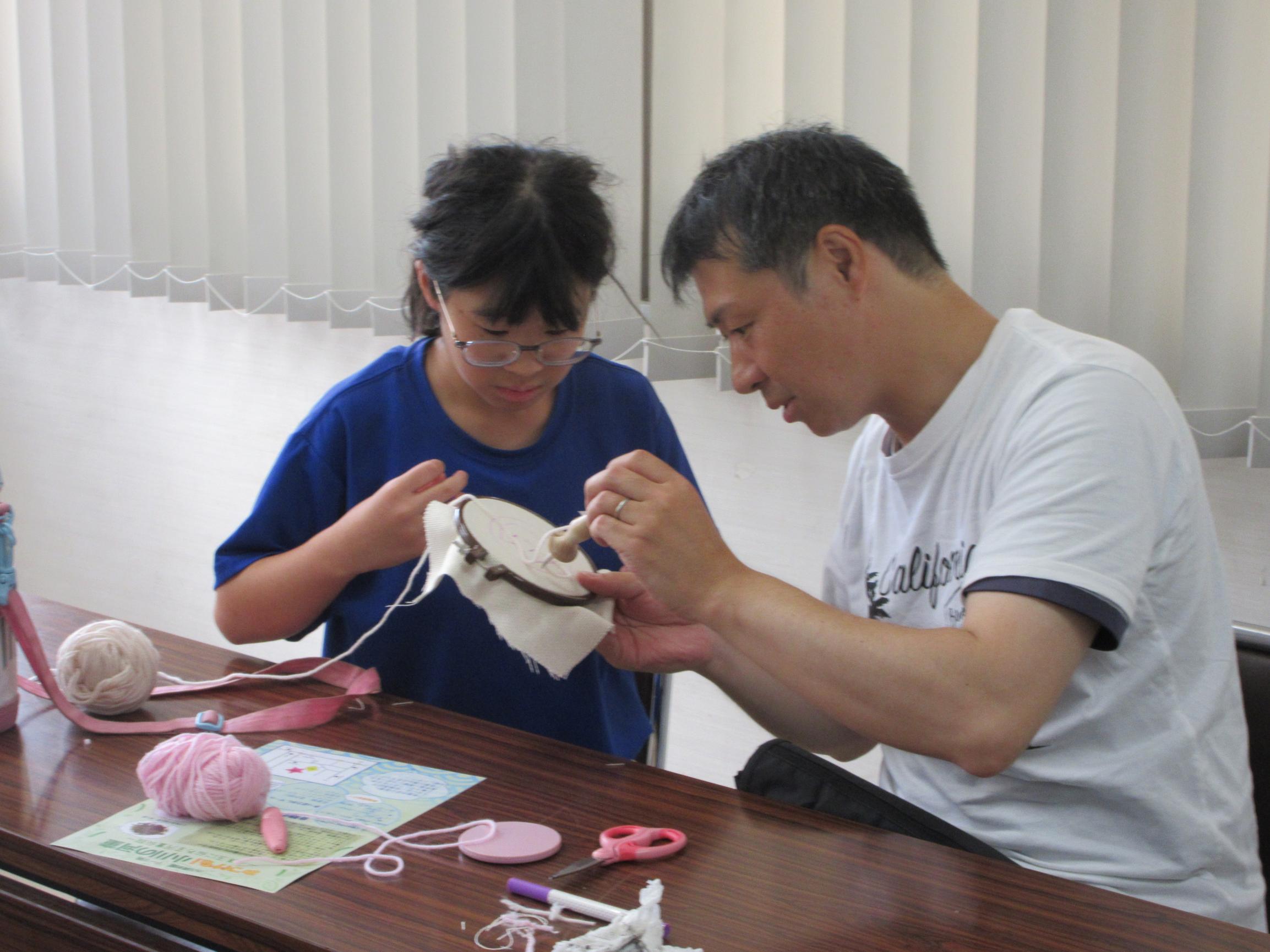 親子で楽しむ様子